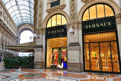 negozio versace vicino a me|versace milano italy.